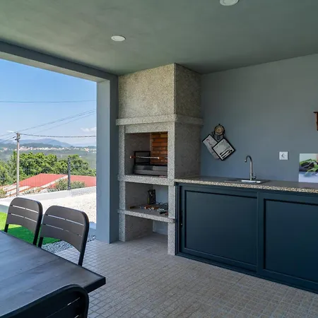 Holiday home Porto Nova Vivenda Em Lever