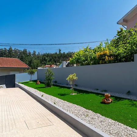 Holiday home Porto Nova Vivenda Em Lever