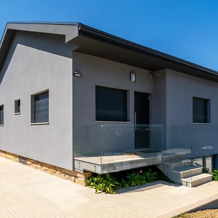 Holiday home Porto Nova Vivenda Em