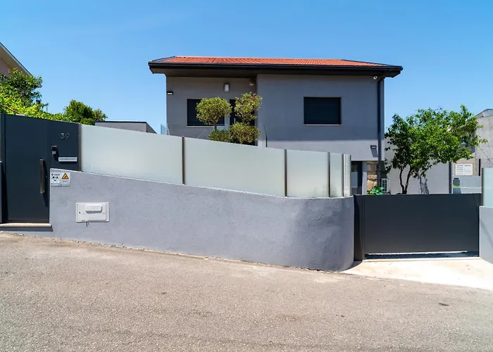 Porto Nova Vivenda Em Lever